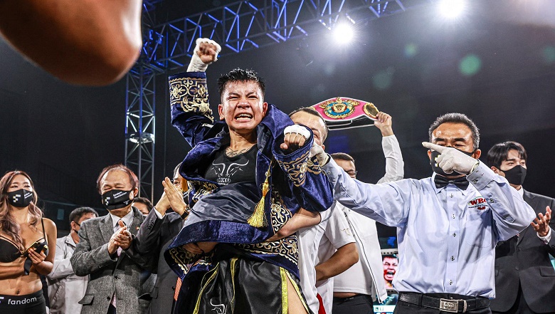 What does Yokasta Vall say before the Boxing Boxing match with Thu Nhi? - Photo 2