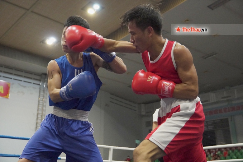 Truong Dinh Hoang, Le Huu Toan Tranh Boxing belt on the outdoor ring - Photo 2