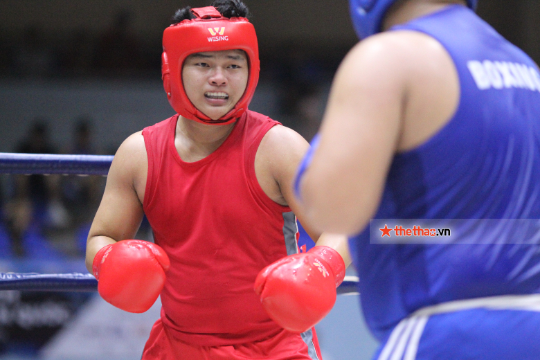 Nguyen Van Duong jokes with super heavy weight fighters in the national boxing tournament - Photo 3