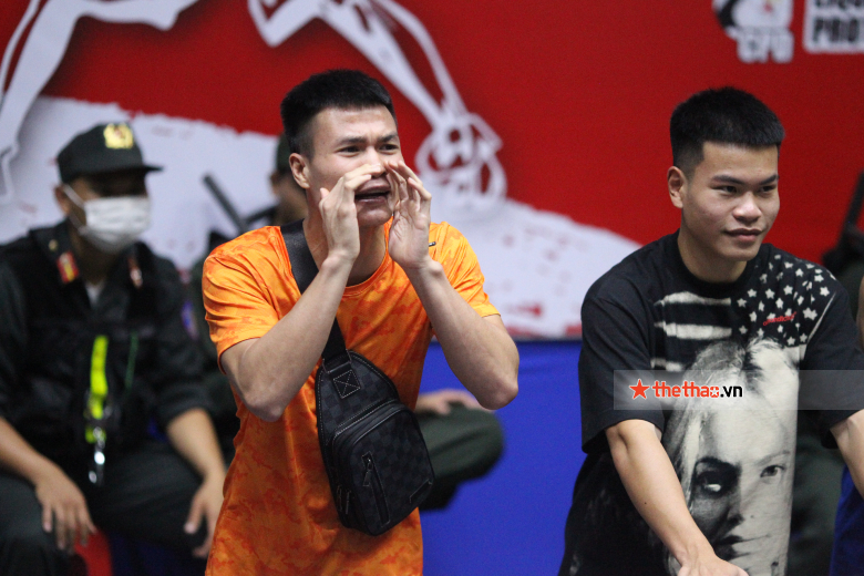 Nguyen Thi Tam, Nguyen Van Duong Khan because of cheering juniors in the young boxing tournament - Photo 5