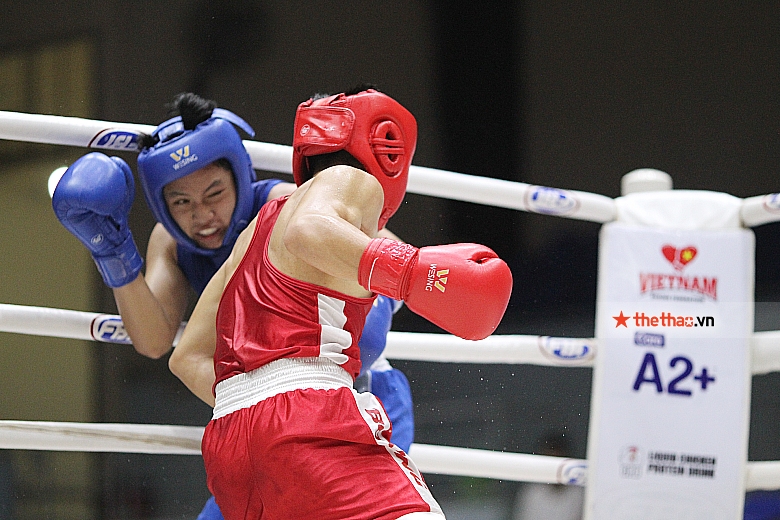Hanoi coach Nam threw water bottles at the referee in the young Boxing tournament - Photo 5