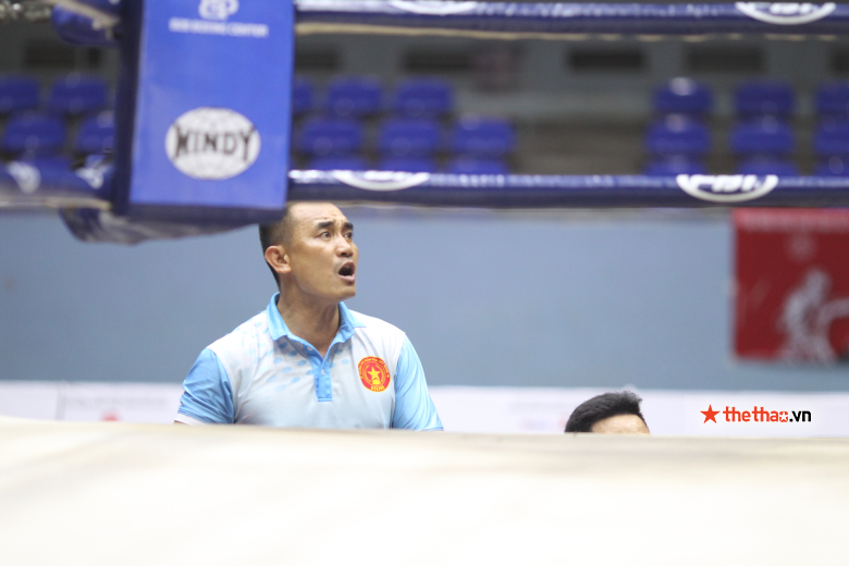 The army boxing athlete cheered for the victory, the coach shouted to 'keep order' - Photo 7
