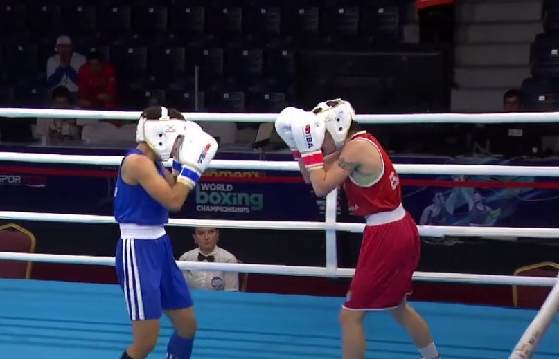 Thu Nhi loses white in the first round of the world boxing prize - Photo 3