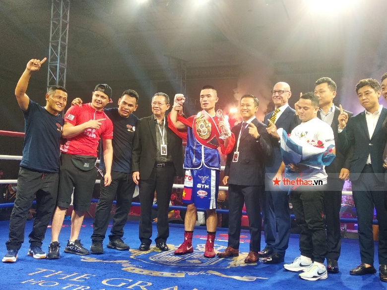 Dinh Hong Quan won the IBF Asia belt, Vietnam has 1 more boxing champion - Photo 4