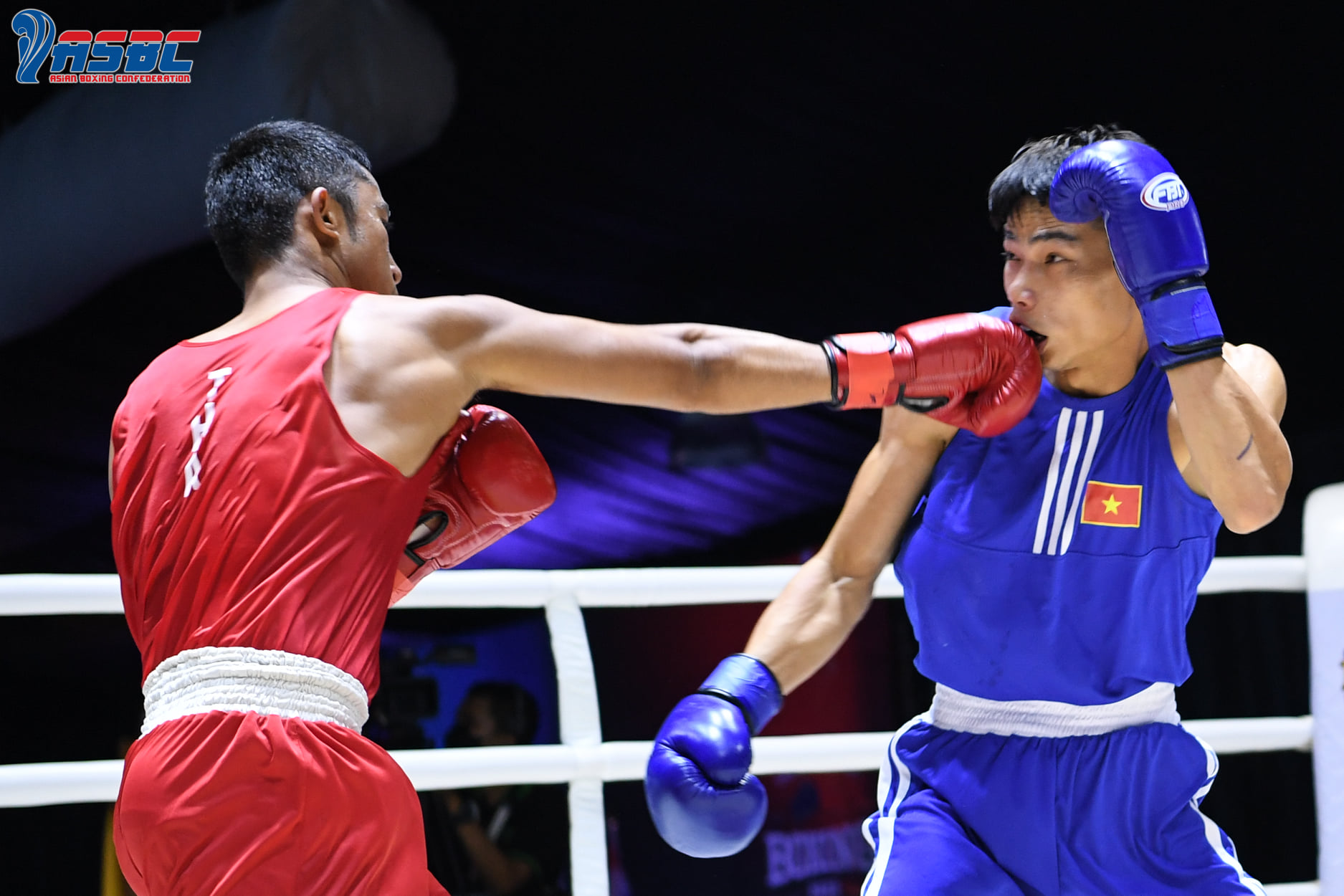 Successful, Duc Tho received the opposite results at the day of the Thailand Boxing Army - Photo 2