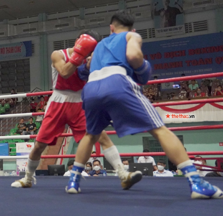 Le Huu Toan won back in the national boxing final - Photo 3