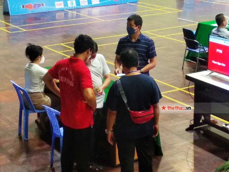 Quarter at the national boxing tournament, the police must intervene - Photo 8