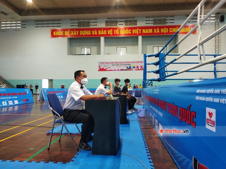 3 arbitrators at the Boxing Championship of strong national teams positive for Covid -19 - Photo 1
