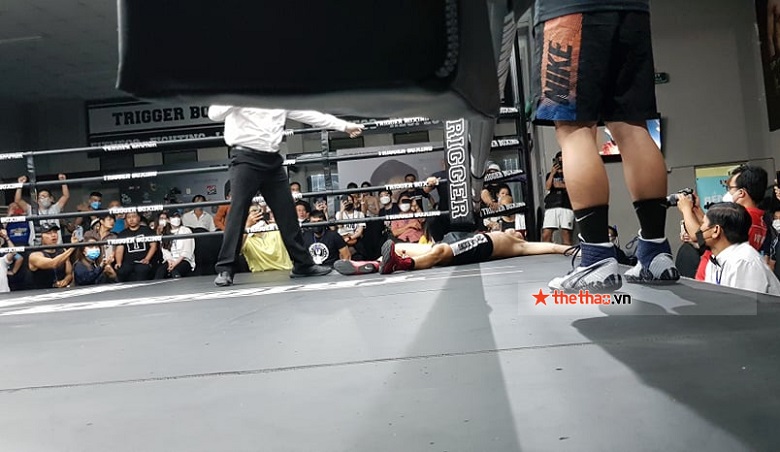 Tran Van Thao Ha measured the champion of Thailand's unbeaten champion in just 2 rounds - Photo 2