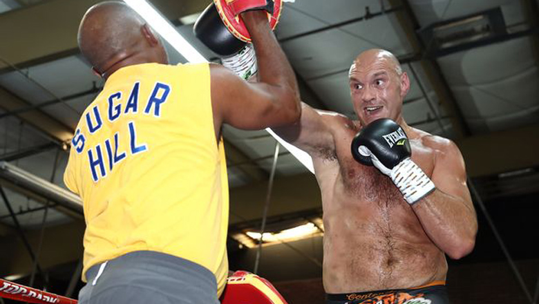 Tyson Fury offered to help Anthony Joshua prepare to rematch with Oleksandr Usyk - Photo 2