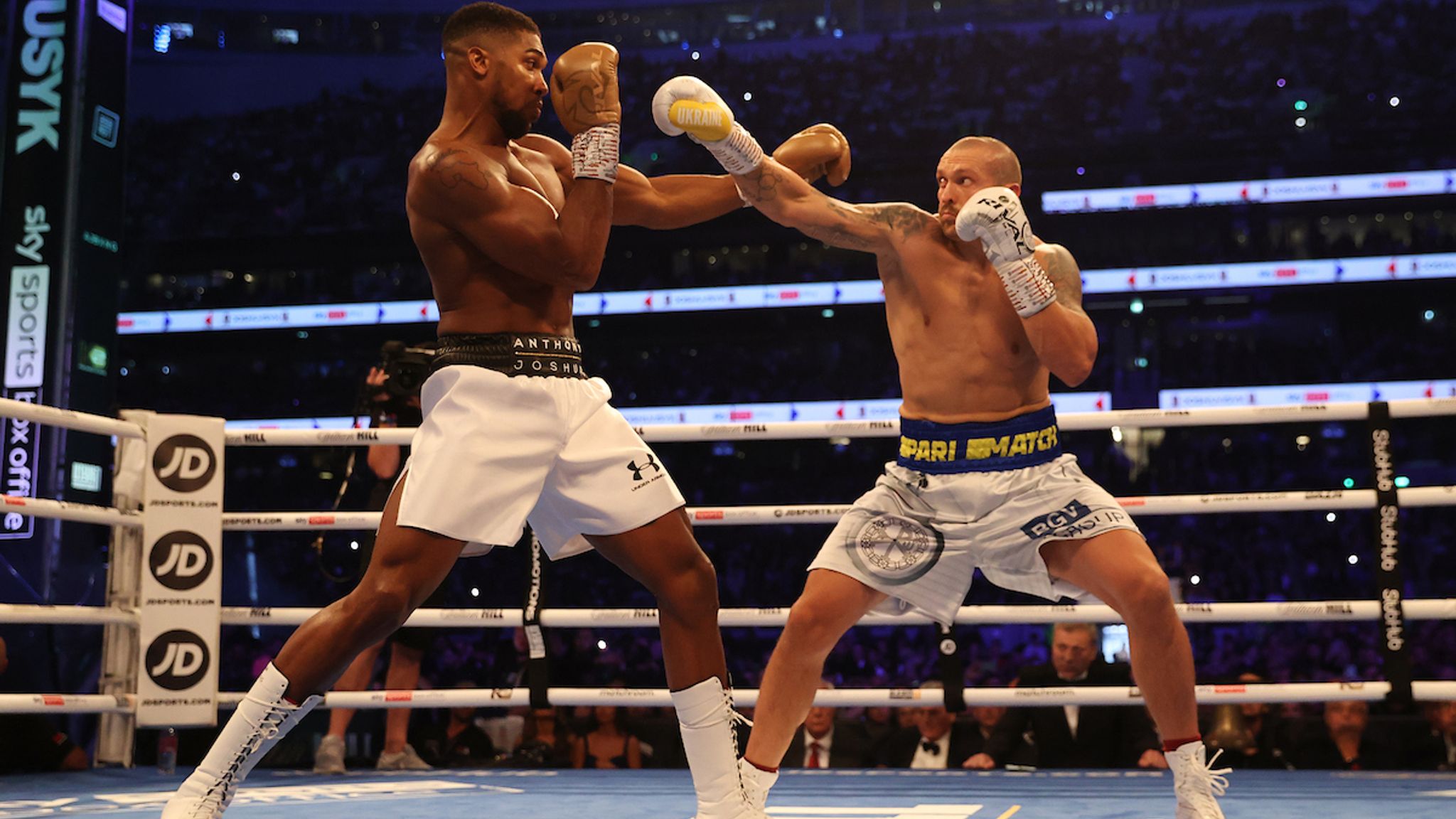 Oleksandr Usyk: Coach told me not to defeat Anthony Joshua - Photo 2