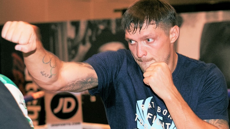Anthony Joshua revealed the only disadvantage that USYK could take advantage of - Photo 4