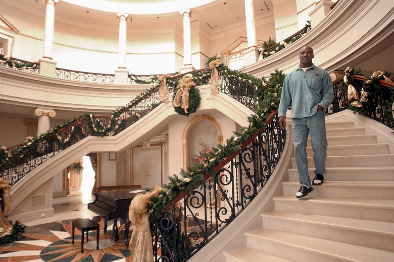 How much money does Evander Holyfield make a career? - Photo 2