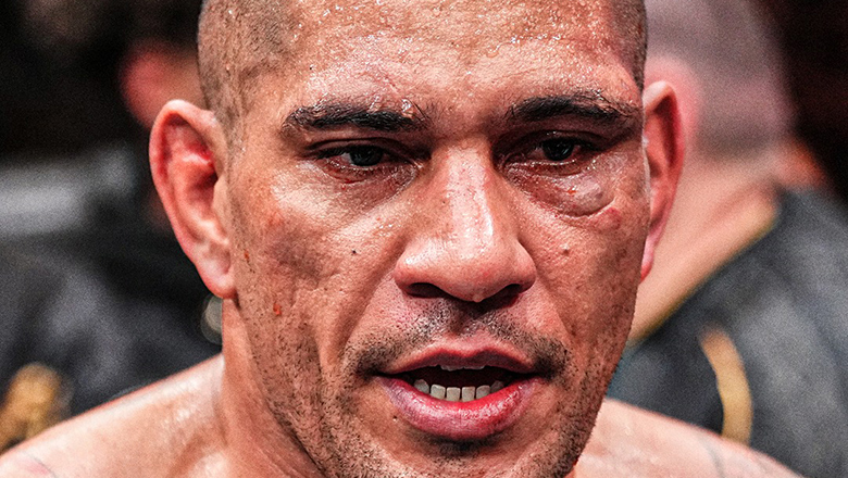 Alex Pereira is sick, ribs and toes when protecting UFC belt - Photo 1