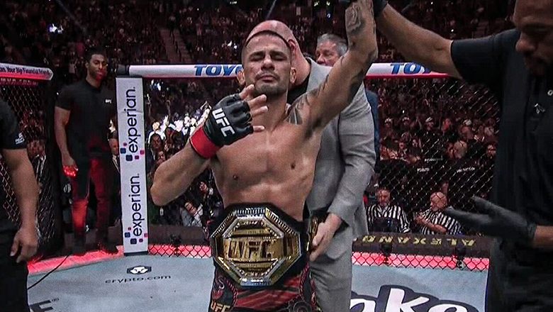 Alexandre Pantoja protects UFC Flyweight for the 4th for 2 years - Photo 1
