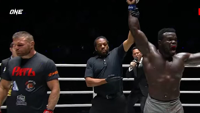 Anatoly Malykhin lost to Senegal boxer, lost the One Championship - Photo 1