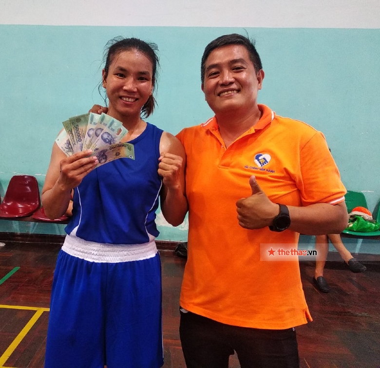 Boxer Ho Chi Minh City won the national championship, received hot bonus at the stadium - Photo 1