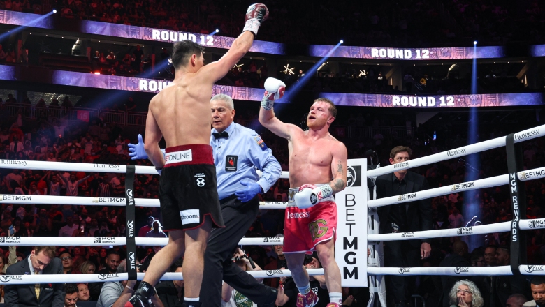 Boxing Alvarez vs BIVOL Belt results: Russian boxer defeat Canelo - Photo 1