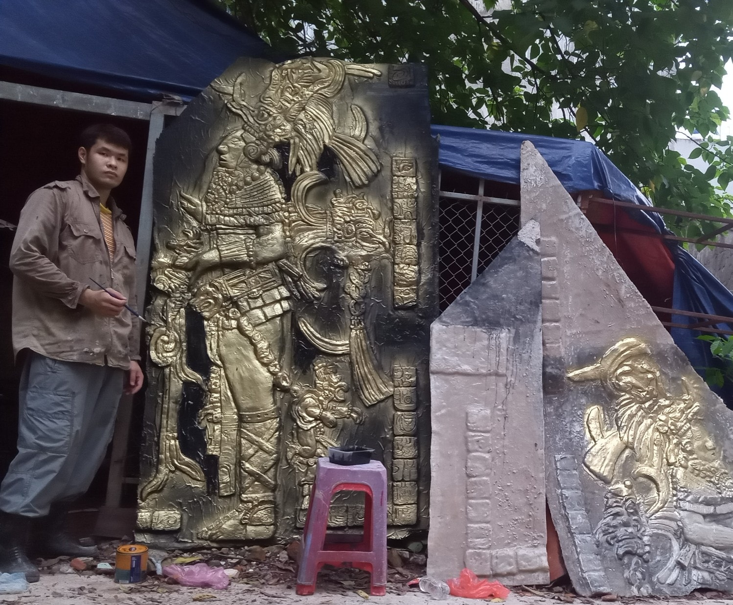 Bronze casting artisans attend the MMA Lion Championship - Photo 1