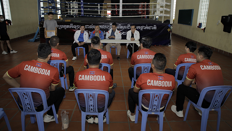 Cambodia trained 8 boxing referees to prepare for SEA Games 32 - Photo 1
