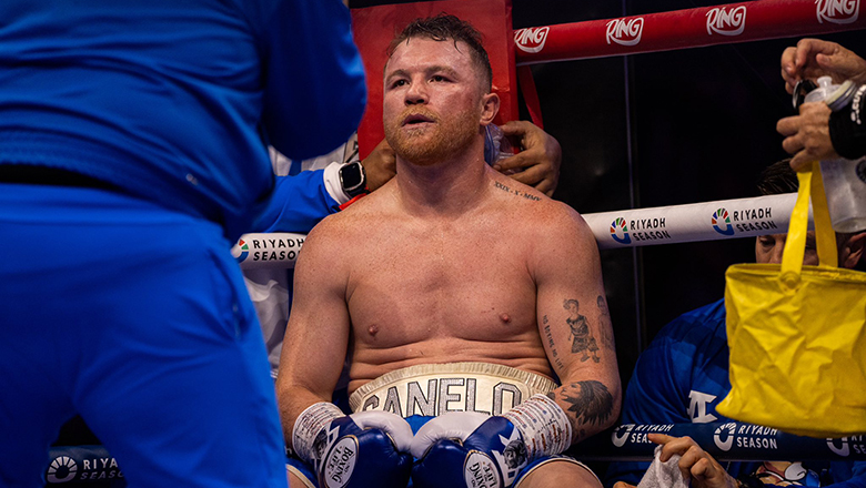 Canelo Alvarez won the belt protection after 12 'boring' - Photo 1