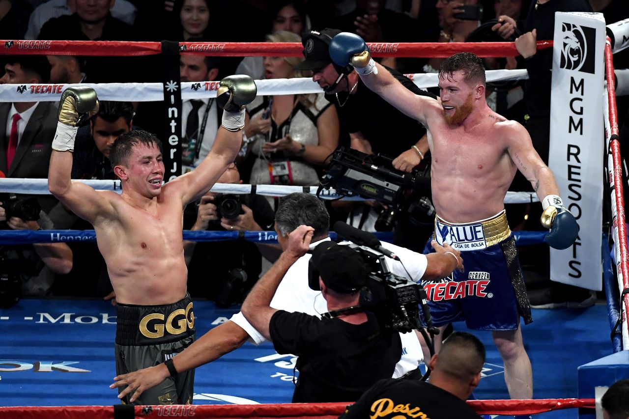 Canelo defeated GGG, continued to dominate the Super Middleweight - Photo 2