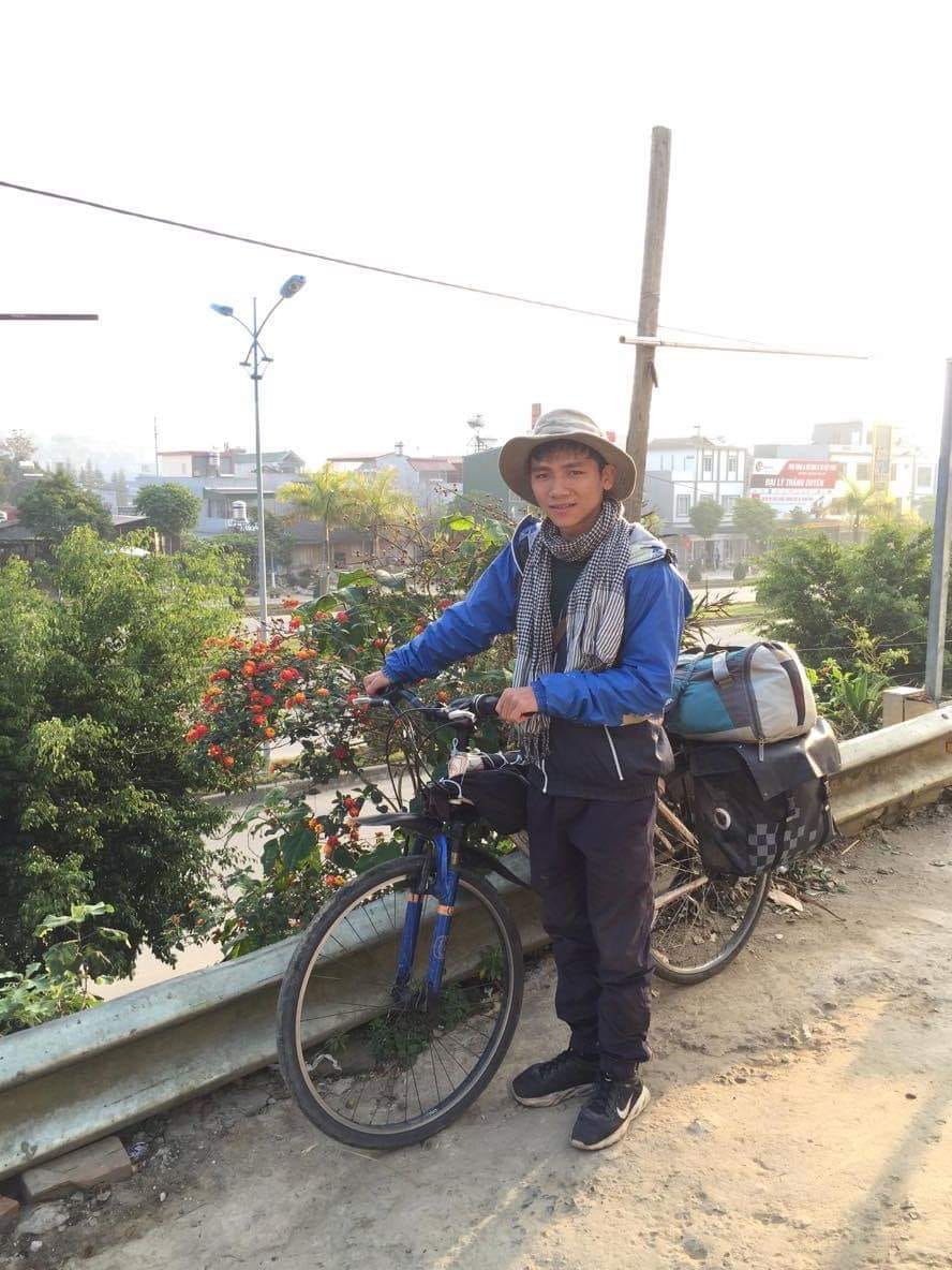 Champion WBA Asia Le Huu Toan cycles Xuyen Vietnam to raise funds to build upland schools - Photo 1
