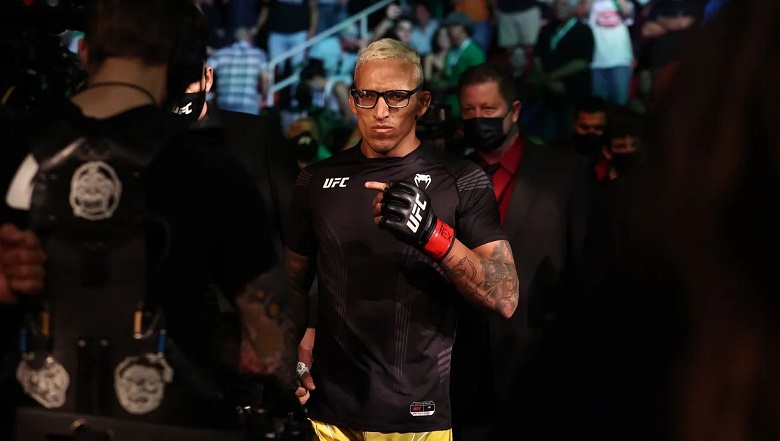 Charles Oliveira's coach: Foot injury has changed our plan - Photo 1