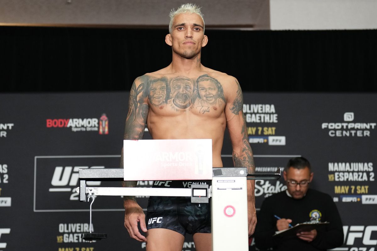 Charles Oliveira was deprived of the championship before UFC 274 - Photo 1