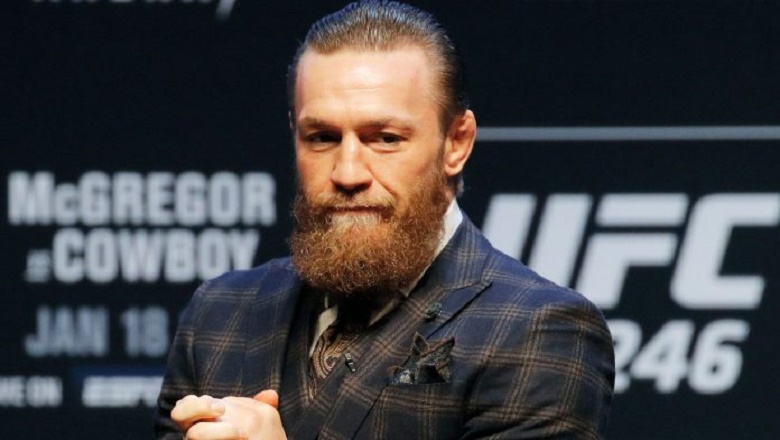 Conor McGregor demands a belt with champions Charles Oliveira - Photo 1