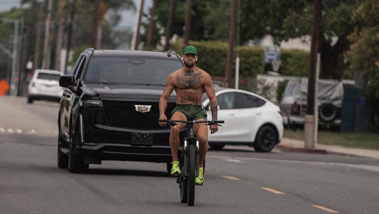 Conor McGregor practice to purple eyes to revenge Dustin Poirier puncher - Photo 1