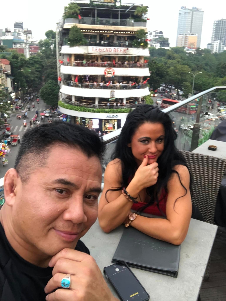 Cung Le visits Vietnam - Photo 2