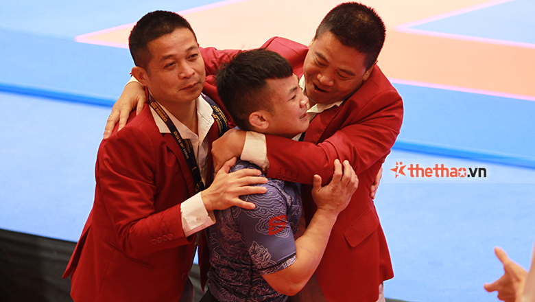 Dao Hong Son plays Lion Championship - Photo 1