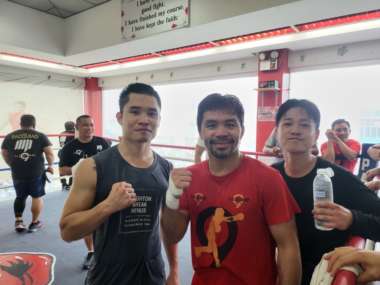 Dinh Hong Quan met, Sparring with Manny Pacquiao in the Philippines - Photo 1