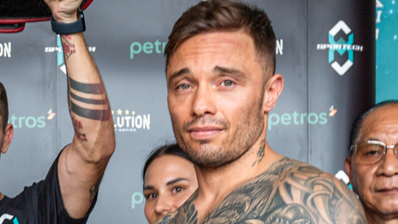 Emmeric Deweleel, who is the boxing boxing with Truong Dinh Hoang? - Photo 1