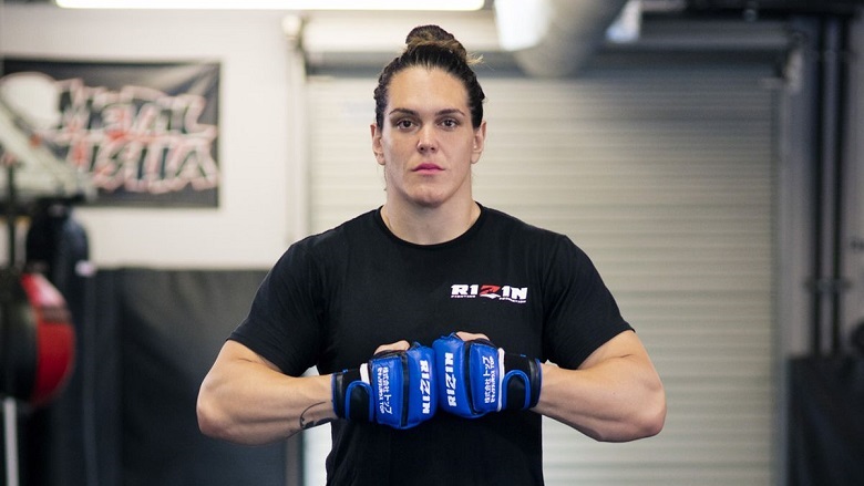 Female Martial Arts Gabi Garcia is about to have a non -gender match - Photo 1