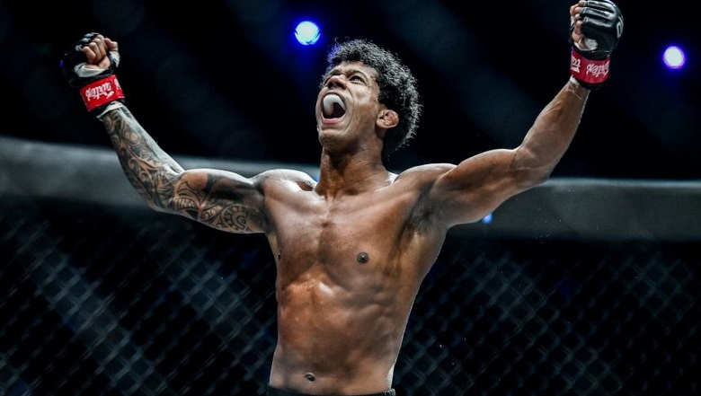 Free Fight Adriano Moraes: Summary of video all full Fight matches of Adriano Moraes - Photo 1