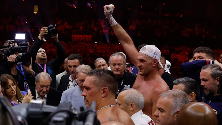 Fury and USYK rematch in October - Photo 1