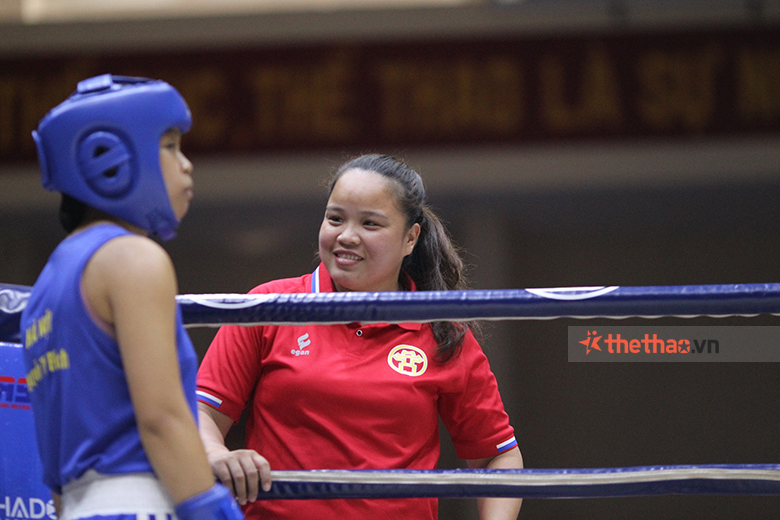 Hanoi Women's Boxing coach accepted to study 'double' to pursue a career - Photo 2