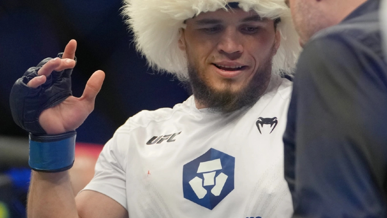 Cousin Khabib injured 2 weeks before the important match at UFC - Photo 1
