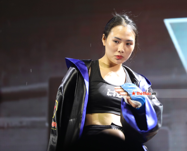 Hot girl MMA Pham Thi Nhung won in 90 seconds, reaching the final of Lion Championship - Photo 1