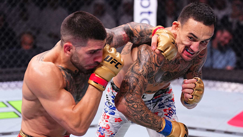 Ilia Topuria lowered the Knock -Out Max Holloway at UFC 308 - Photo 1