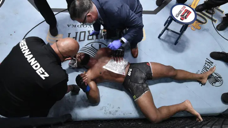 Jake Paul predicts strength will help him win against Tyron Woodley - Photo 2