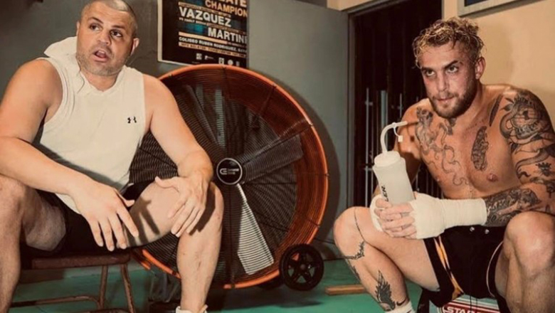 Jake Paul's coach was hospitalized for being bitten by a dog - Photo 1