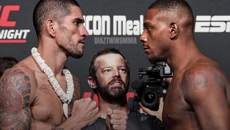 UFC 300: Jamahal Hill 'risked' to fight Alex Pereira, though not completely recovered with injury - Photo 1