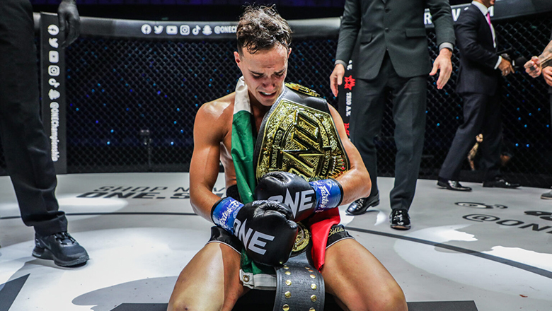 Jonathan di Bella was deprived of the One Championship championship belt - Photo 1