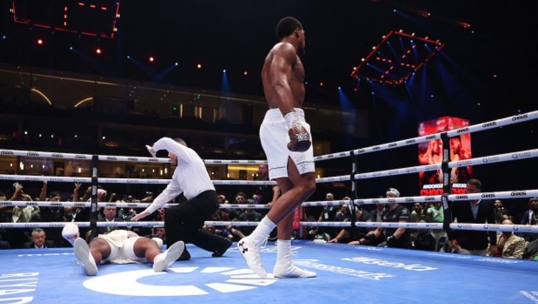 Joshua did not celebrate the victory when seeing nunnou had to breathe oxygen - Photo 1