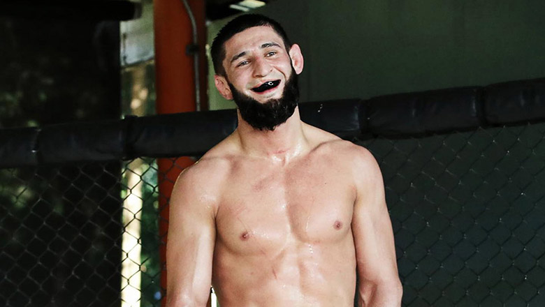 Khamzat Chimaev encountered Robert Whittaker in June - Photo 1