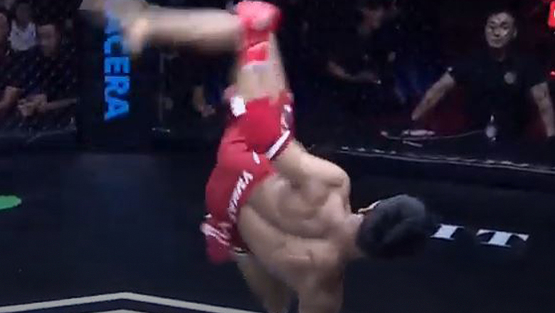MMA Vietnam boxer dance to celebrate after winning - Photo 1