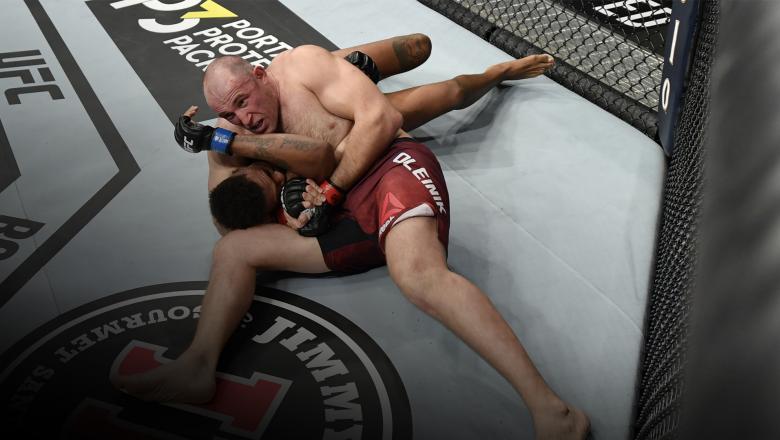 UFC boxer Aleksei Oleinik: MMA in the past was only fighting, not saying so much - Photo 1